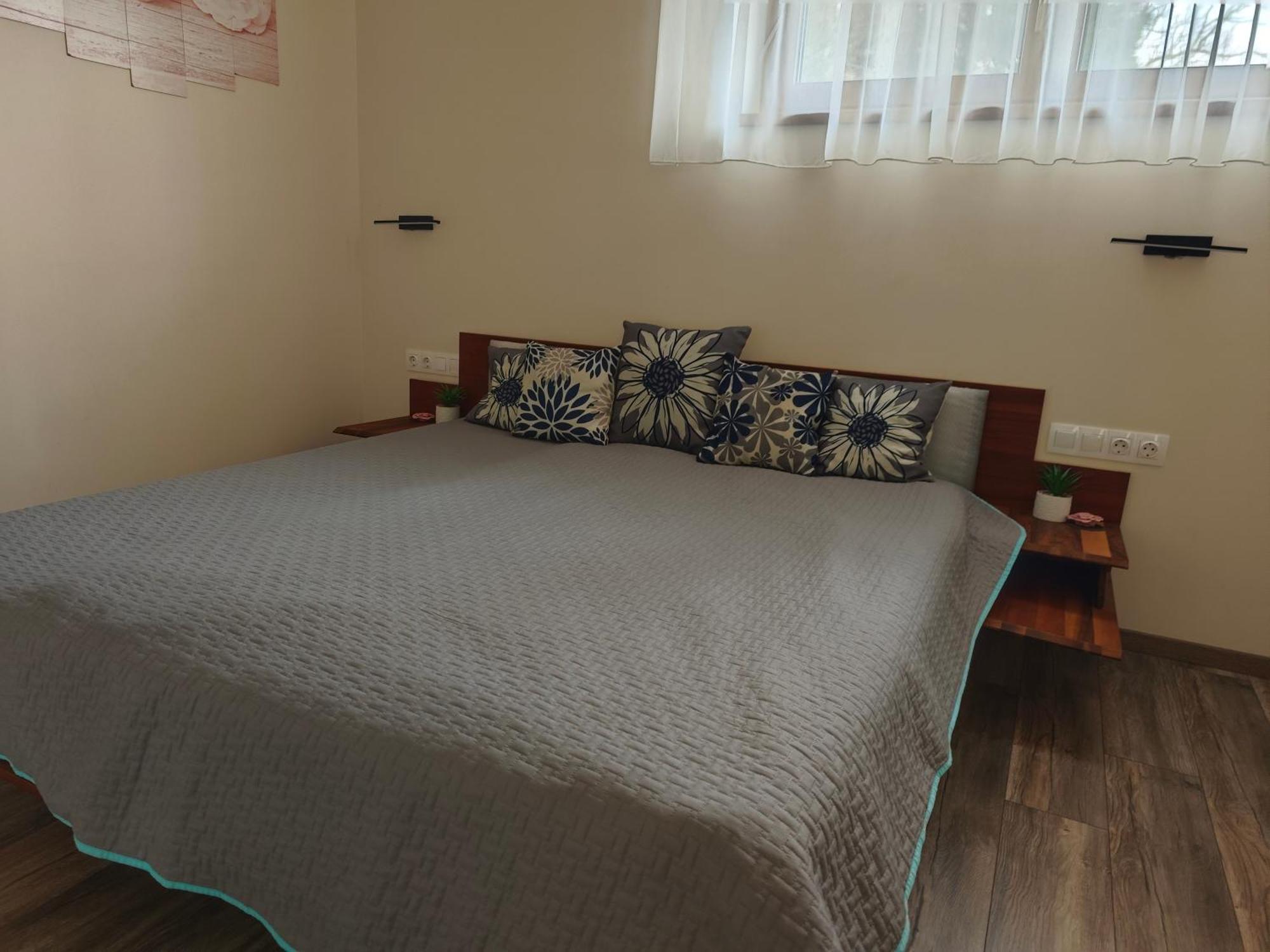 Gamma Apartmanok Es Jakuzzi Miskolc Zimmer foto